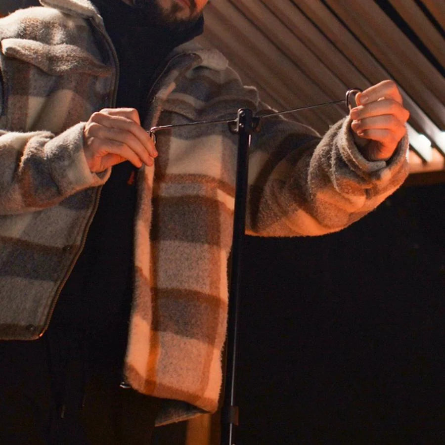 מתקן תאורה מתכוונן